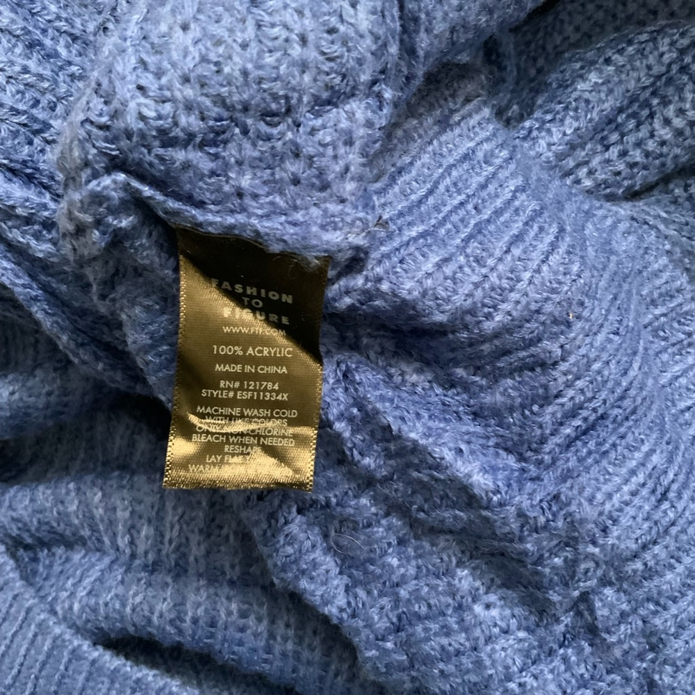 Fashion to Figure dark blue sweater with front knot. NWT. Size 1X - Picture 7 of 7
